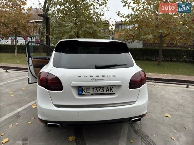 Белый Порше Каен, объемом двигателя 2.97 л и пробегом 170 тыс. км за 24900 $, фото 4 на Automoto.ua