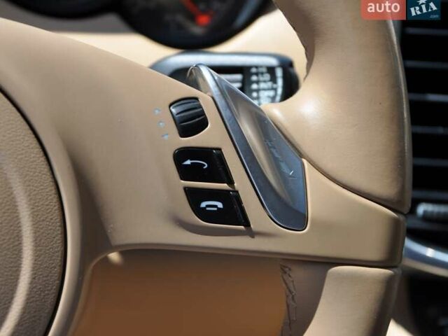 Белый Порше Каен, объемом двигателя 3 л и пробегом 130 тыс. км за 20000 $, фото 34 на Automoto.ua