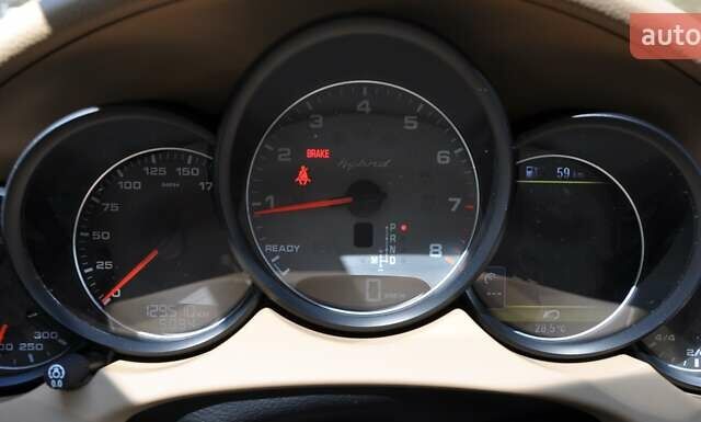 Белый Порше Каен, объемом двигателя 3 л и пробегом 130 тыс. км за 20000 $, фото 35 на Automoto.ua