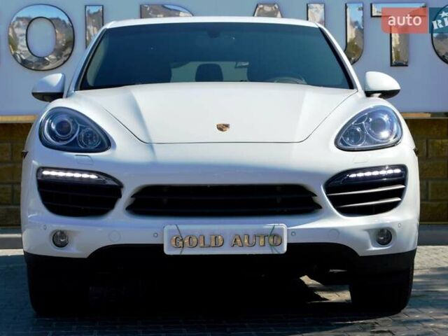 Білий Порше Cayenne, об'ємом двигуна 3 л та пробігом 122 тис. км за 23500 $, фото 10 на Automoto.ua