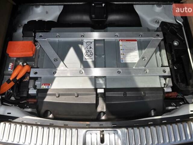 Белый Порше Каен, объемом двигателя 3 л и пробегом 130 тыс. км за 20000 $, фото 6 на Automoto.ua