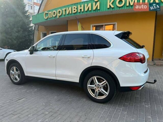 Белый Порше Каен, объемом двигателя 3.6 л и пробегом 300 тыс. км за 13500 $, фото 19 на Automoto.ua