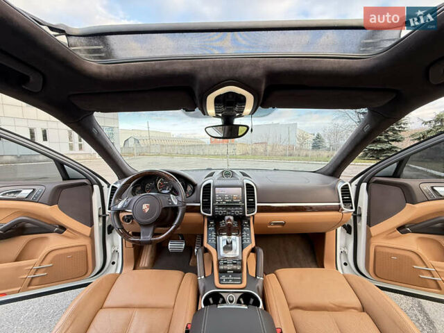 Белый Порше Каен, объемом двигателя 4.81 л и пробегом 133 тыс. км за 22000 $, фото 11 на Automoto.ua