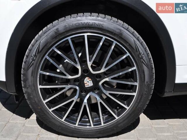 Белый Порше Каен, объемом двигателя 3 л и пробегом 130 тыс. км за 20000 $, фото 14 на Automoto.ua