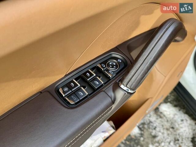 Белый Порше Каен, объемом двигателя 2.97 л и пробегом 170 тыс. км за 24900 $, фото 15 на Automoto.ua