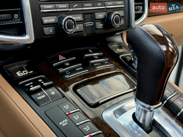 Белый Порше Каен, объемом двигателя 4.81 л и пробегом 133 тыс. км за 22000 $, фото 24 на Automoto.ua