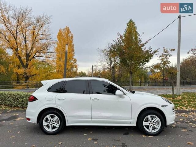 Білий Порше Cayenne, об'ємом двигуна 4.81 л та пробігом 143 тис. км за 19999 $, фото 2 на Automoto.ua