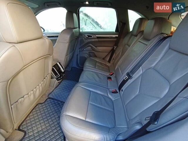 Белый Порше Каен, объемом двигателя 3.6 л и пробегом 188 тыс. км за 18200 $, фото 21 на Automoto.ua