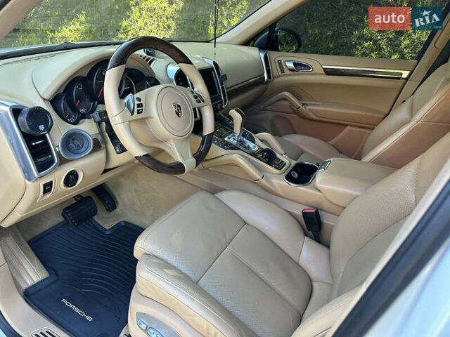Білий Порше Cayenne, об'ємом двигуна 3.6 л та пробігом 200 тис. км за 19500 $, фото 40 на Automoto.ua
