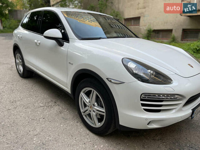 Белый Порше Каен, объемом двигателя 3 л и пробегом 190 тыс. км за 23000 $, фото 5 на Automoto.ua