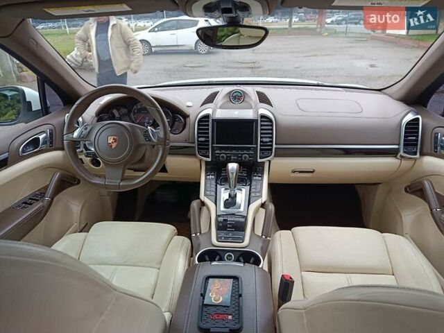 Белый Порше Каен, объемом двигателя 3.6 л и пробегом 193 тыс. км за 24500 $, фото 22 на Automoto.ua