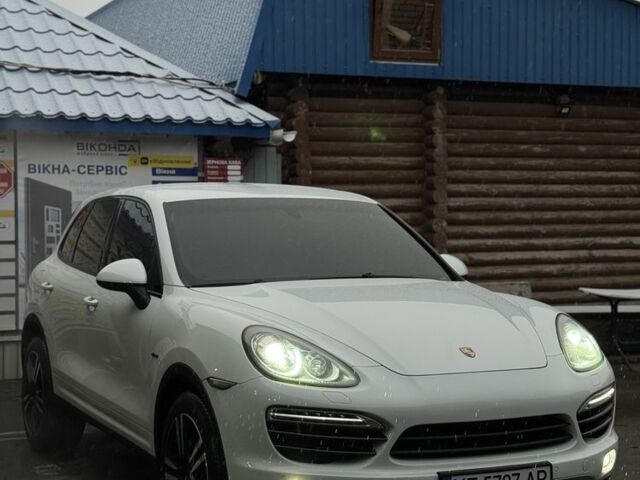 Белый Порше Каен, объемом двигателя 3 л и пробегом 200 тыс. км за 21500 $, фото 2 на Automoto.ua