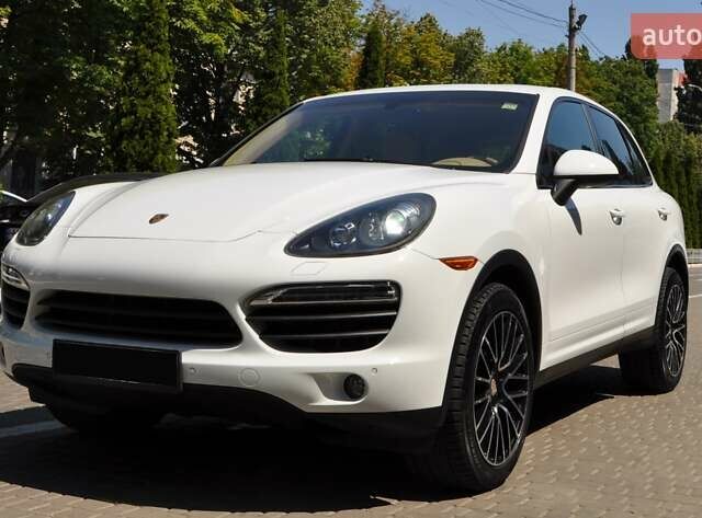 Белый Порше Каен, объемом двигателя 3 л и пробегом 130 тыс. км за 20000 $, фото 1 на Automoto.ua
