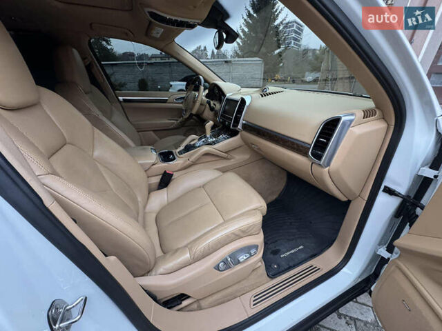 Білий Порше Cayenne, об'ємом двигуна 3.6 л та пробігом 200 тис. км за 18900 $, фото 21 на Automoto.ua