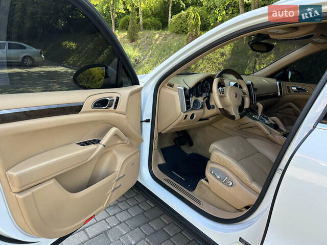 Білий Порше Cayenne, об'ємом двигуна 3.6 л та пробігом 200 тис. км за 19500 $, фото 41 на Automoto.ua
