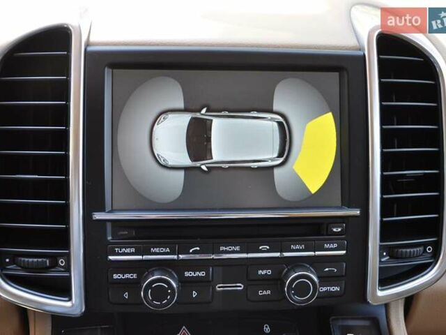 Белый Порше Каен, объемом двигателя 3 л и пробегом 130 тыс. км за 20000 $, фото 38 на Automoto.ua