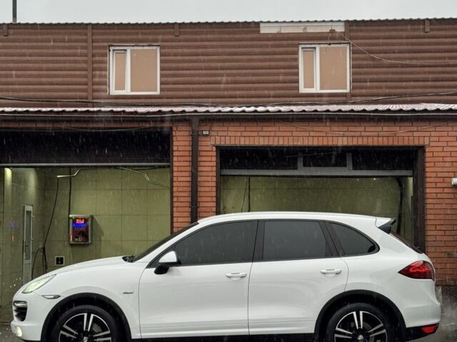 Белый Порше Каен, объемом двигателя 3 л и пробегом 200 тыс. км за 21500 $, фото 6 на Automoto.ua