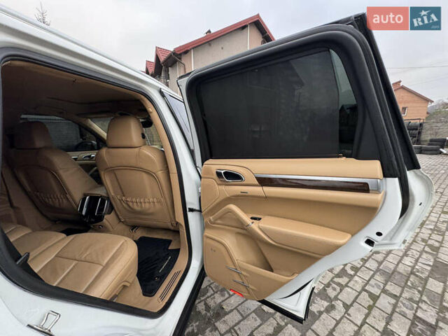 Білий Порше Cayenne, об'ємом двигуна 3.6 л та пробігом 200 тис. км за 18900 $, фото 16 на Automoto.ua