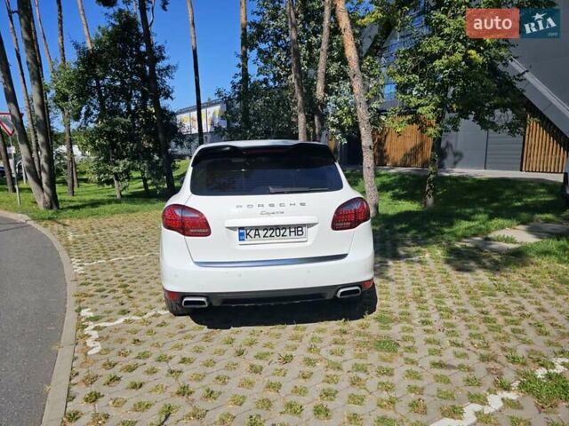 Белый Порше Каен, объемом двигателя 3.6 л и пробегом 107 тыс. км за 22000 $, фото 5 на Automoto.ua