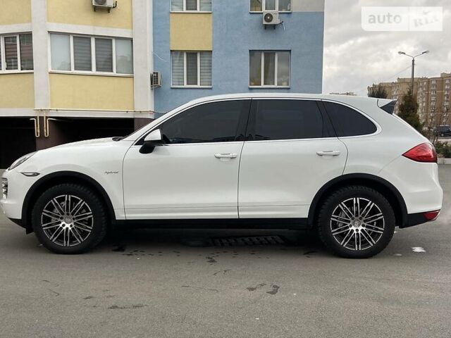 Білий Порше Cayenne, об'ємом двигуна 3 л та пробігом 124 тис. км за 21900 $, фото 1 на Automoto.ua