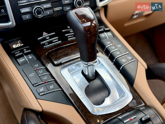 Белый Порше Каен, объемом двигателя 4.81 л и пробегом 133 тыс. км за 22000 $, фото 27 на Automoto.ua