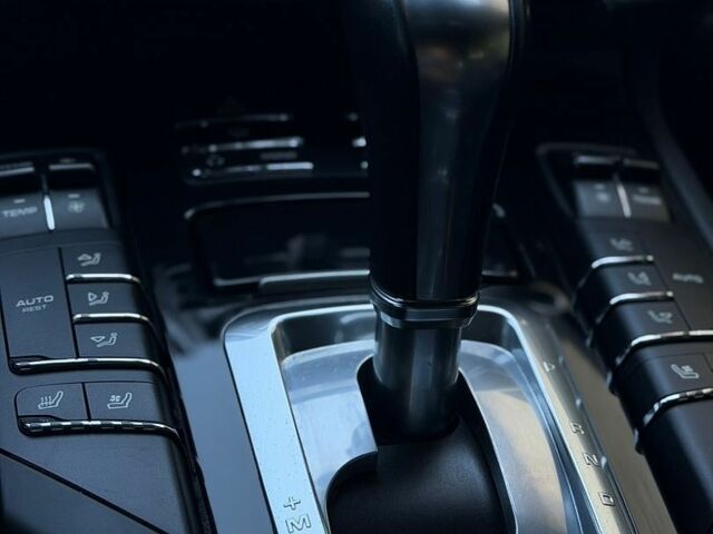 Білий Порше Cayenne, об'ємом двигуна 3 л та пробігом 297 тис. км за 16500 $, фото 10 на Automoto.ua