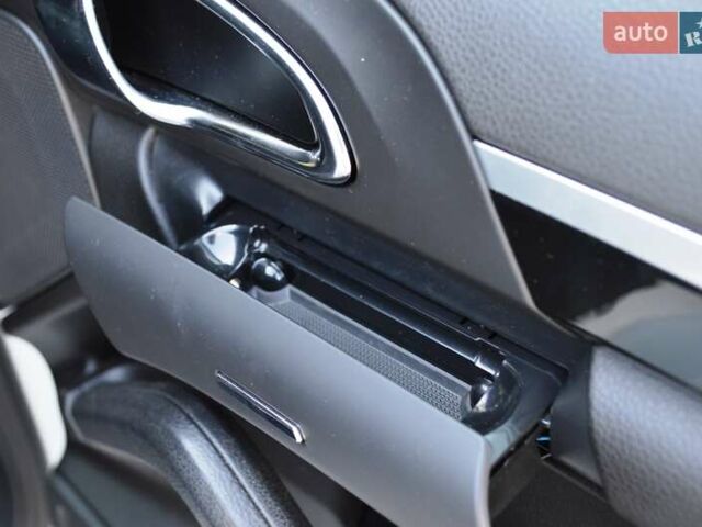 Білий Порше Cayenne, об'ємом двигуна 3 л та пробігом 122 тис. км за 23500 $, фото 48 на Automoto.ua