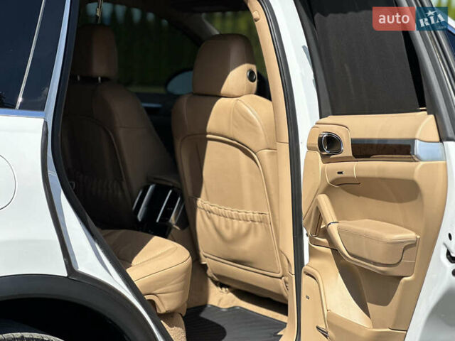Білий Порше Cayenne, об'ємом двигуна 3.6 л та пробігом 200 тис. км за 19500 $, фото 31 на Automoto.ua