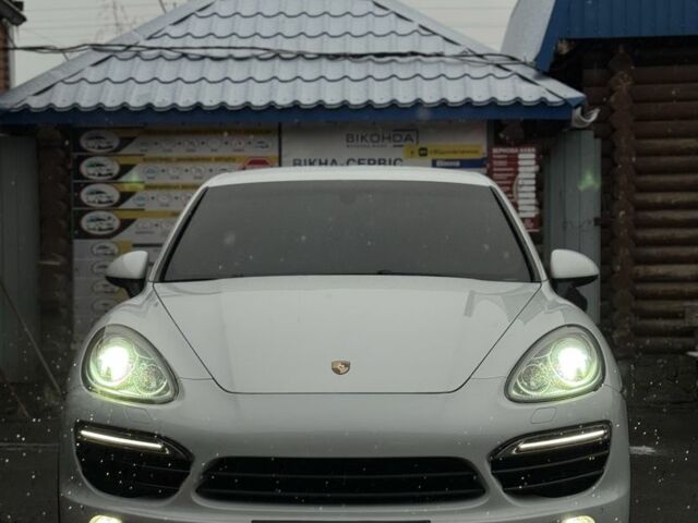 Белый Порше Каен, объемом двигателя 3 л и пробегом 200 тыс. км за 21500 $, фото 1 на Automoto.ua