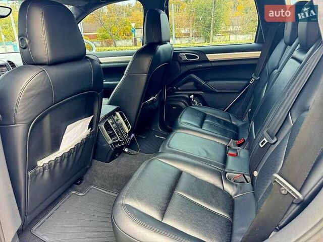 Білий Порше Cayenne, об'ємом двигуна 4.81 л та пробігом 143 тис. км за 19999 $, фото 9 на Automoto.ua