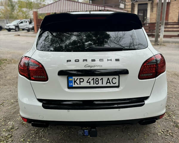 Білий Порше Cayenne, об'ємом двигуна 2.97 л та пробігом 202 тис. км за 19000 $, фото 4 на Automoto.ua