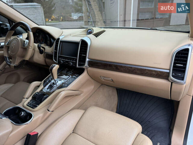Білий Порше Cayenne, об'ємом двигуна 3.6 л та пробігом 200 тис. км за 18900 $, фото 20 на Automoto.ua