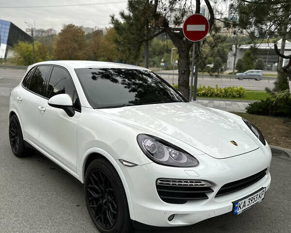 Білий Порше Cayenne, об'ємом двигуна 3.6 л та пробігом 112 тис. км за 31000 $, фото 3 на Automoto.ua