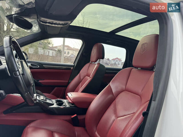 Білий Порше Cayenne, об'ємом двигуна 4.8 л та пробігом 89 тис. км за 28999 $, фото 14 на Automoto.ua