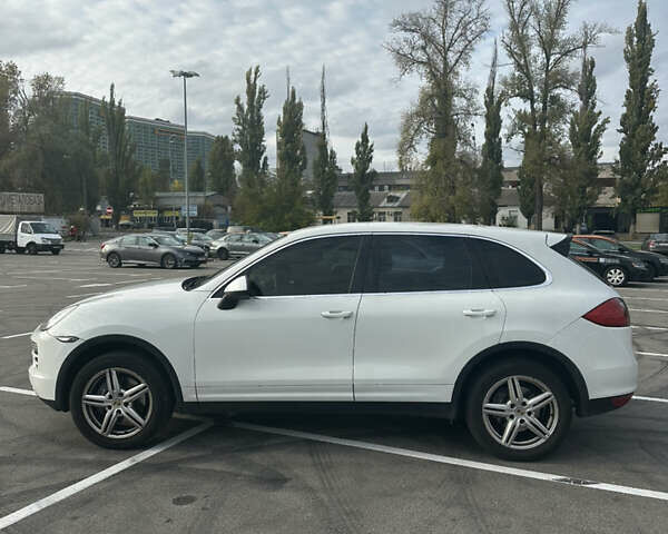 Порше Каен 2013 в Киеве на Automoto.ua Белый Порше Каен, объемом двигателя 3.6 л и пробегом 159 тыс. км за 19900 $, фото 3 на Automoto.ua