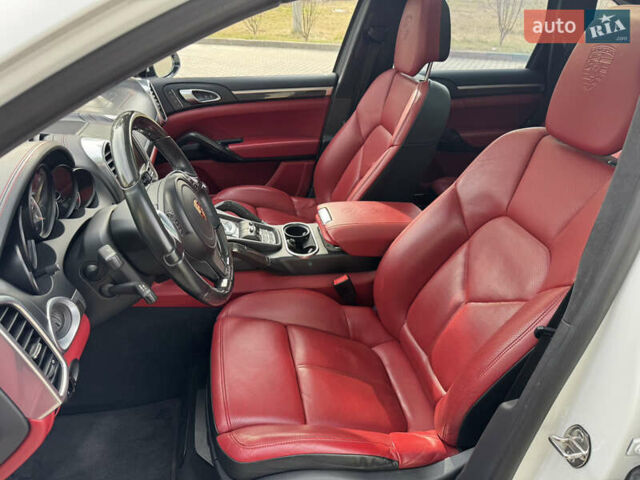 Білий Порше Cayenne, об'ємом двигуна 4.8 л та пробігом 89 тис. км за 28999 $, фото 9 на Automoto.ua