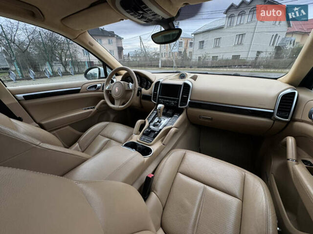 Белый Порше Каен, объемом двигателя 3 л и пробегом 136 тыс. км за 19900 $, фото 43 на Automoto.ua