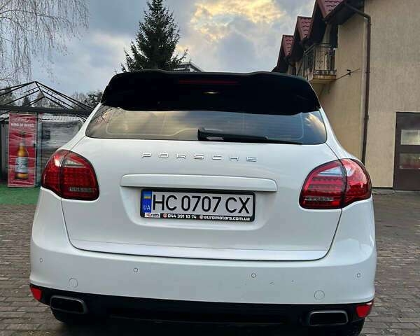 Белый Порше Каен, объемом двигателя 2.97 л и пробегом 180 тыс. км за 23700 $, фото 10 на Automoto.ua