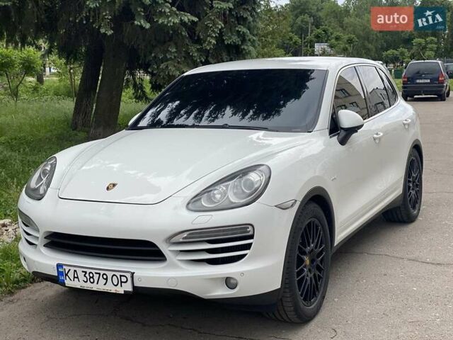 Белый Порше Каен, объемом двигателя 2.97 л и пробегом 308 тыс. км за 20999 $, фото 22 на Automoto.ua