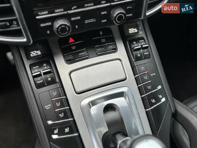 Білий Порше Cayenne, об'ємом двигуна 4.8 л та пробігом 81 тис. км за 20900 $, фото 16 на Automoto.ua
