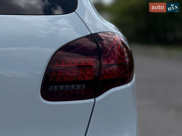 Білий Порше Cayenne, об'ємом двигуна 2.97 л та пробігом 190 тис. км за 24000 $, фото 12 на Automoto.ua