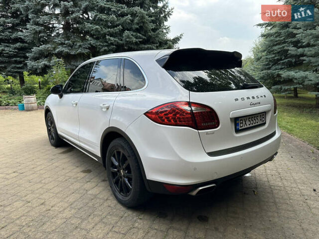 Белый Порше Каен, объемом двигателя 3.6 л и пробегом 89 тыс. км за 18500 $, фото 3 на Automoto.ua