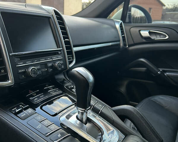 Белый Порше Каен, объемом двигателя 3 л и пробегом 179 тыс. км за 23500 $, фото 13 на Automoto.ua