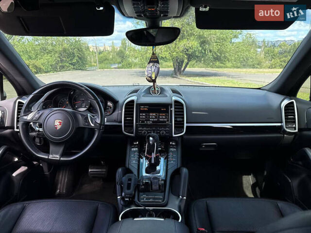 Білий Порше Cayenne, об'ємом двигуна 2.97 л та пробігом 190 тис. км за 24000 $, фото 41 на Automoto.ua