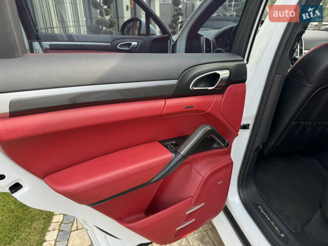 Білий Порше Cayenne, об'ємом двигуна 4.8 л та пробігом 89 тис. км за 28999 $, фото 15 на Automoto.ua