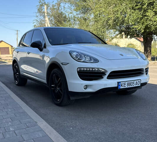 Білий Порше Cayenne, об'ємом двигуна 2.97 л та пробігом 214 тис. км за 23900 $, фото 2 на Automoto.ua