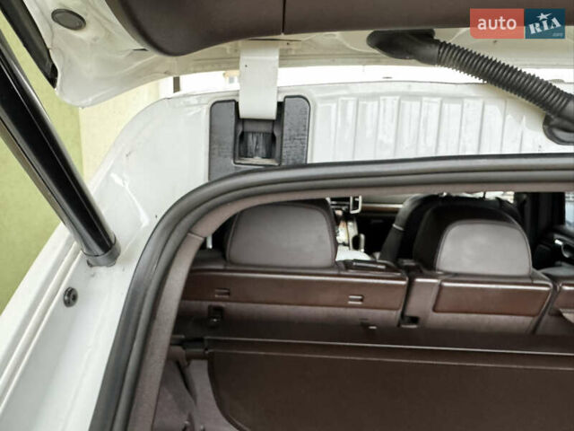 Білий Порше Cayenne, об'ємом двигуна 3.6 л та пробігом 152 тис. км за 23300 $, фото 8 на Automoto.ua