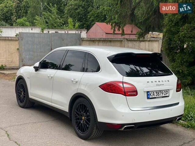 Белый Порше Каен, объемом двигателя 2.97 л и пробегом 308 тыс. км за 20999 $, фото 3 на Automoto.ua