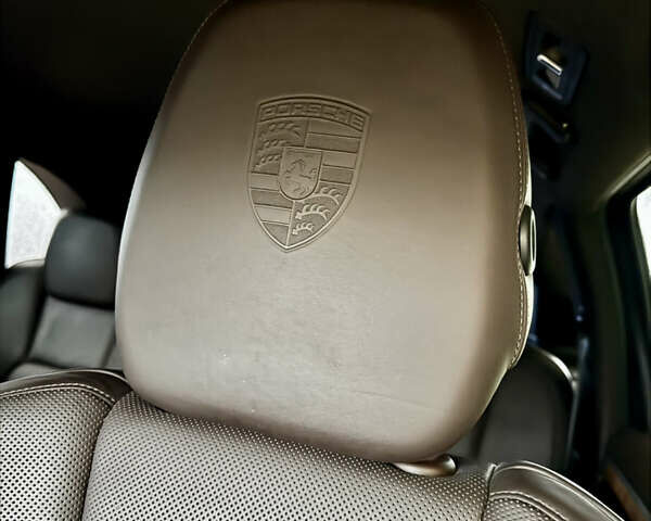 Білий Порше Cayenne, об'ємом двигуна 3.6 л та пробігом 152 тис. км за 23300 $, фото 25 на Automoto.ua