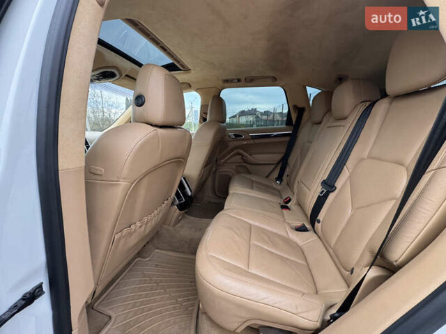 Белый Порше Каен, объемом двигателя 3 л и пробегом 136 тыс. км за 19900 $, фото 34 на Automoto.ua